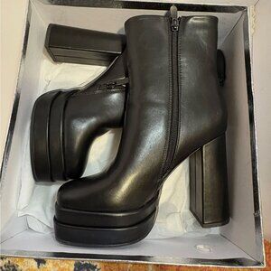 WetKiss Platform Chunky Heel Boots size 8